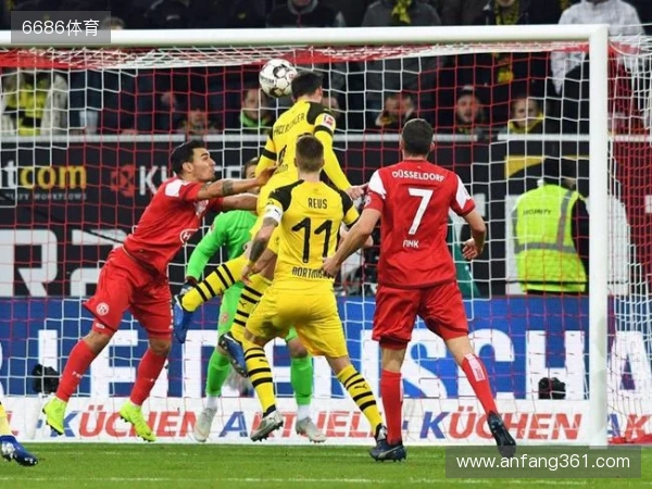 桑乔替补登场又被换下,埃梅里:这不是惩罚,而是战术决定